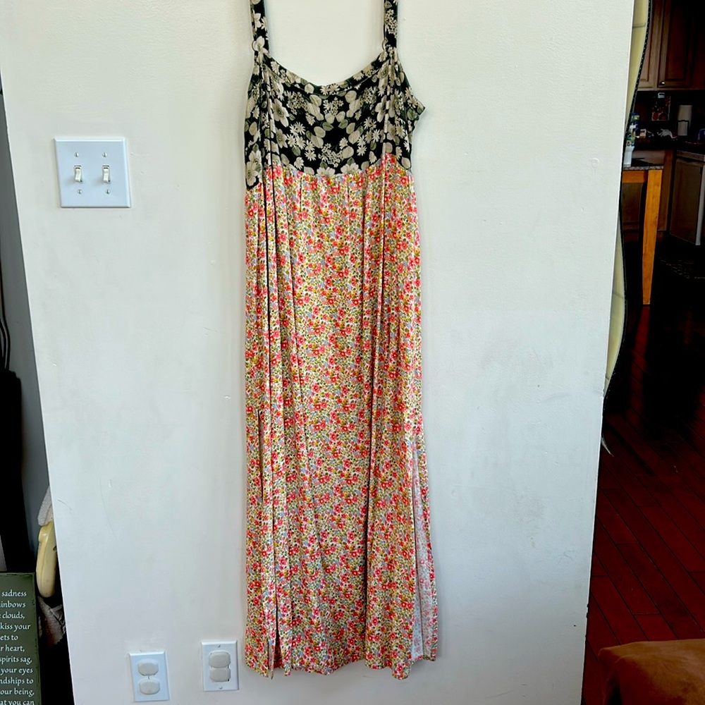 NWOT - Natural life floral sundress